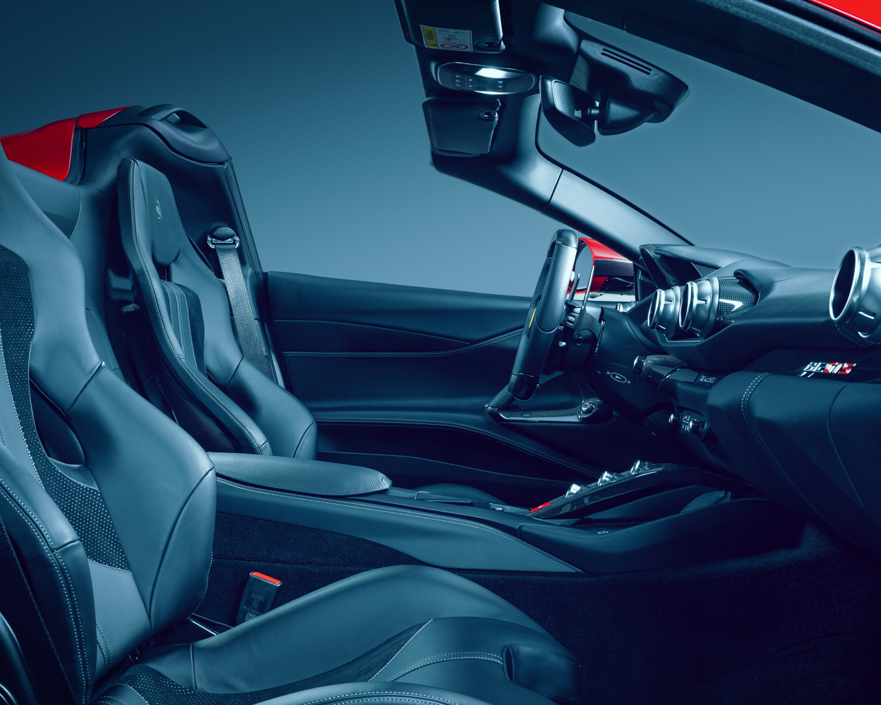 Черный салон автомобиля Ferrari 812 GTS N-Largo 2021 года 