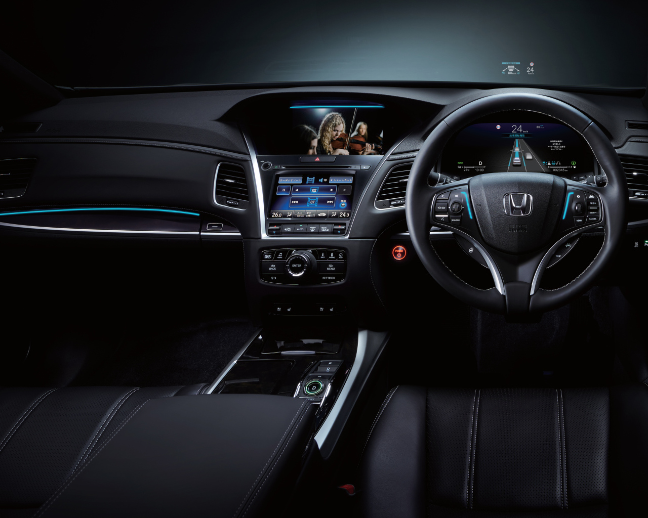 Черный кожаный салон автомобиля Honda Legend EX, 2021 года