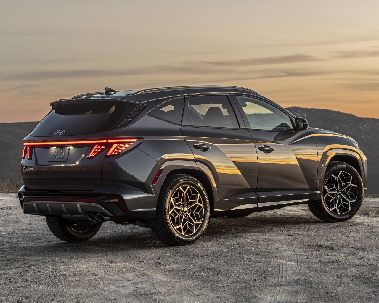 Внедорожник Hyundai Tucson N Line, 2022 года вид сзади