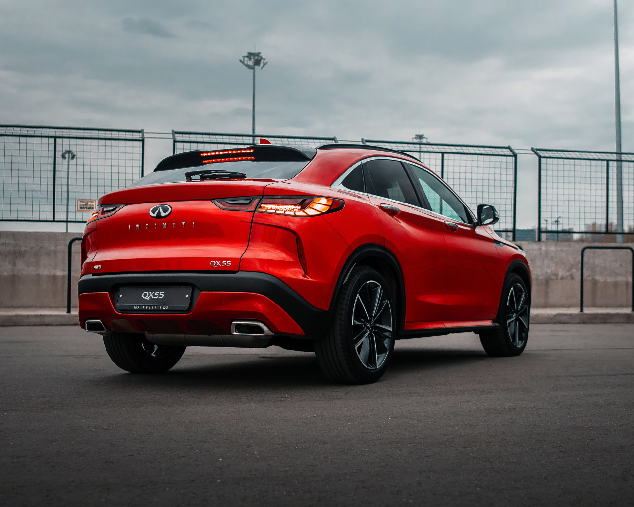 Внедорожник Infiniti QX55 AWD 2021 года вид сзади