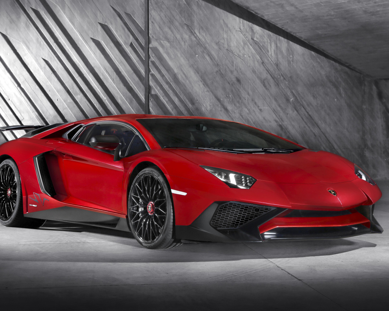 Спортивный автомобиль Lamborghini Aventador Superveloce