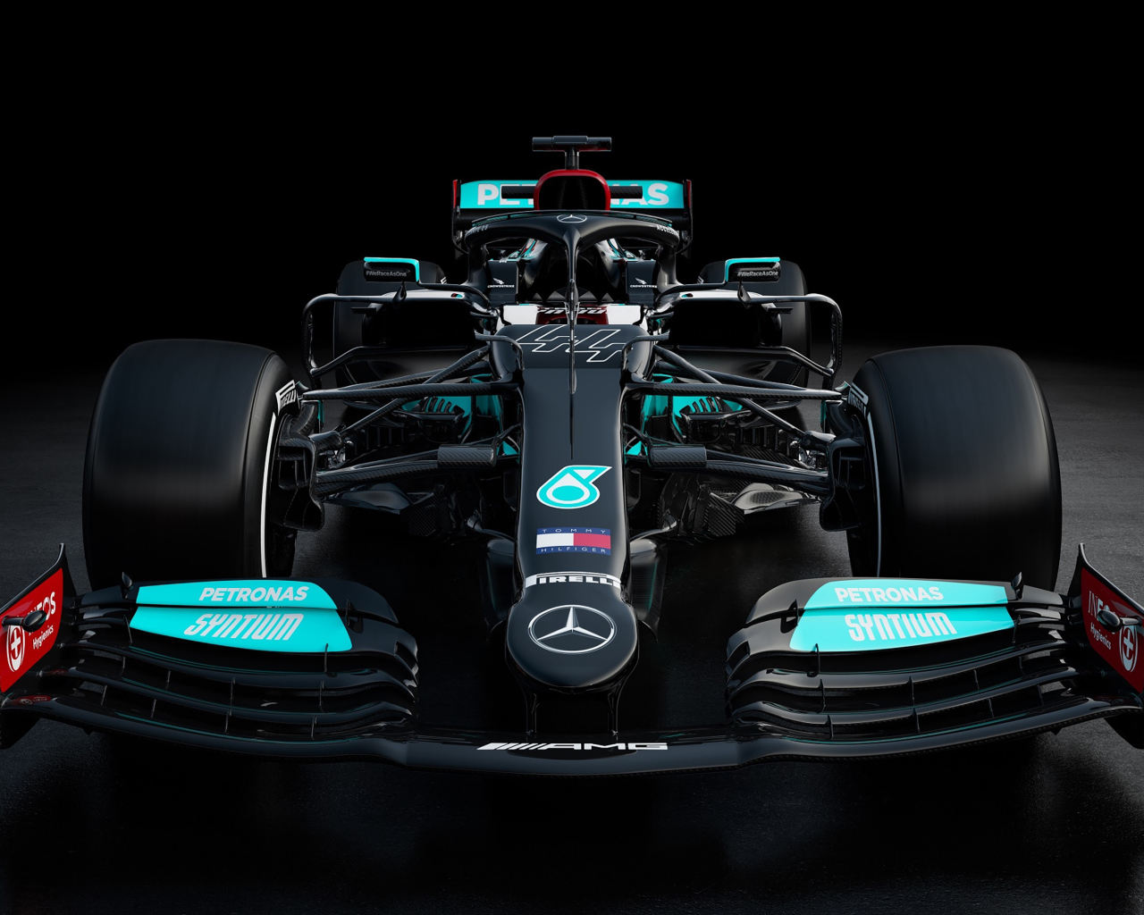 Гоночный автомобиль Mercedes-AMG F1 W12 E Performance 2021 года вид спереди