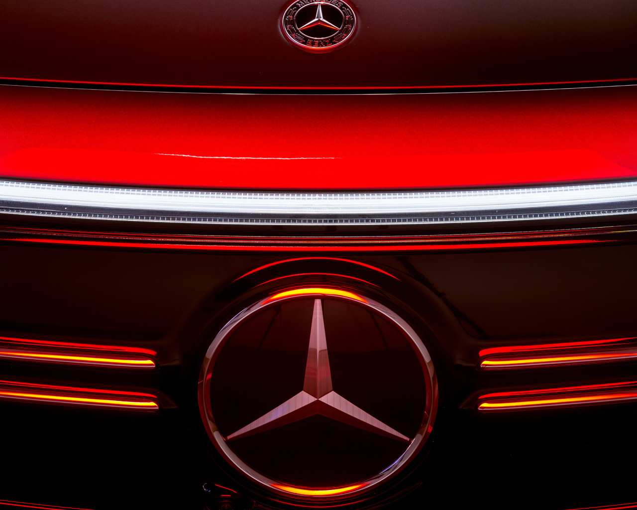 Значок автомобиля Mercedes-Benz EQA 250 AMG Line 2021 года