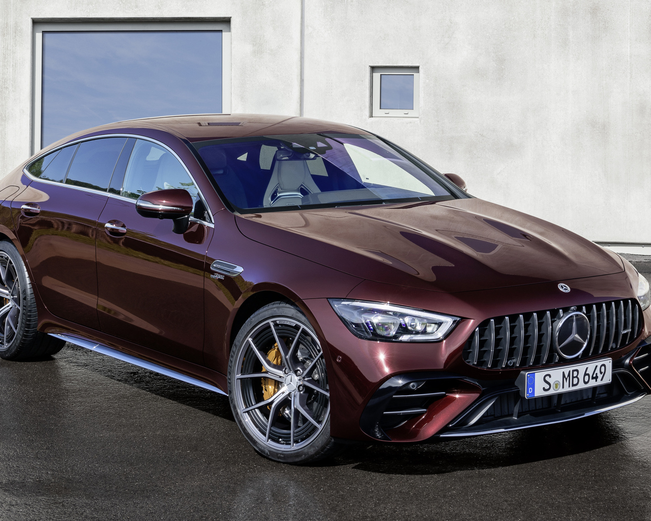 Стильный новый автомобиль Mercedes-AMG GT 53 4MATIC+, 2021 года
