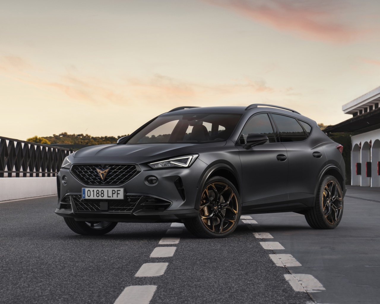 Автомобиль Cupra Formentor VZ5,  2021 года