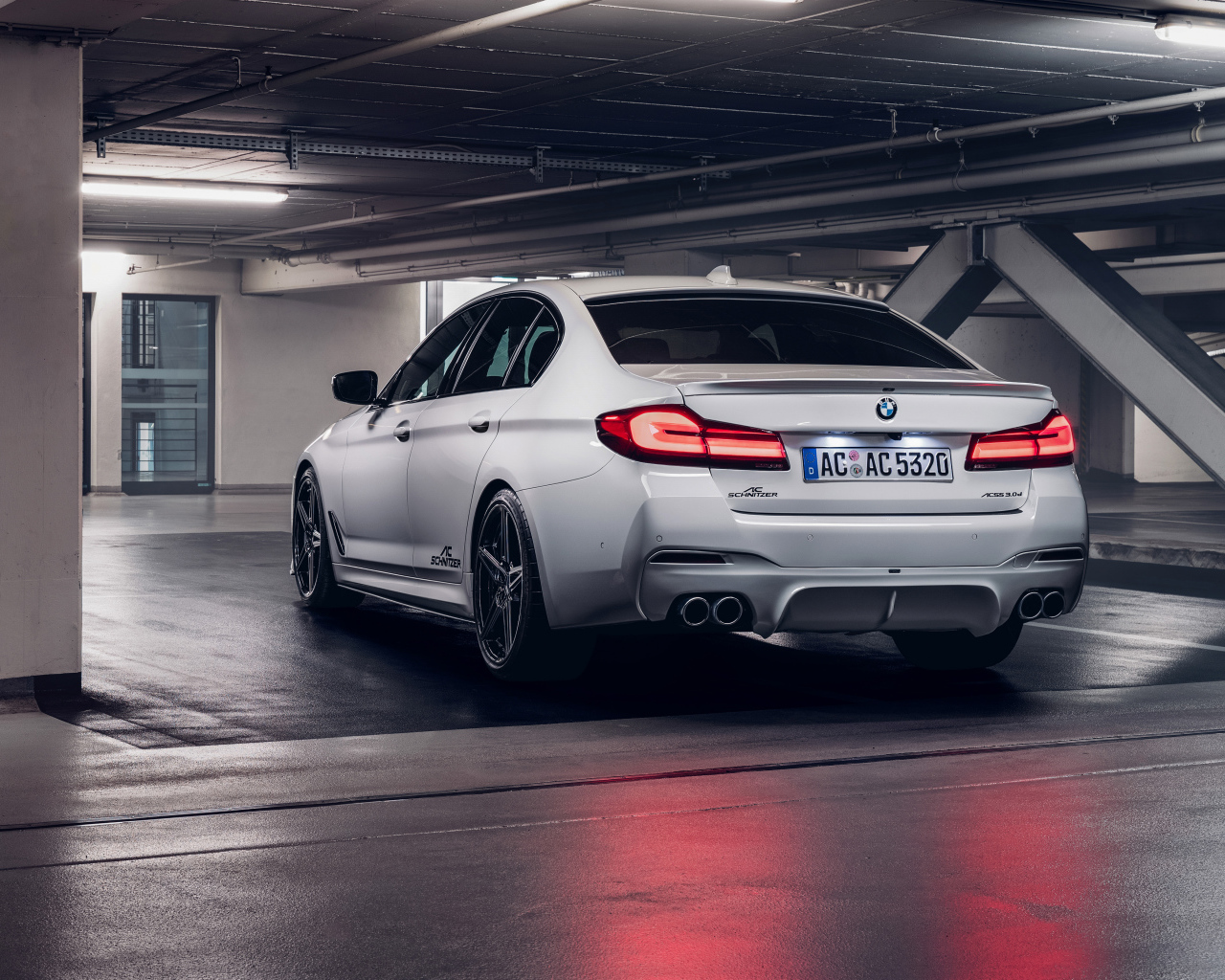 Автомобиль Schnitzer ACS5 3.0d 2021 года вид сзади