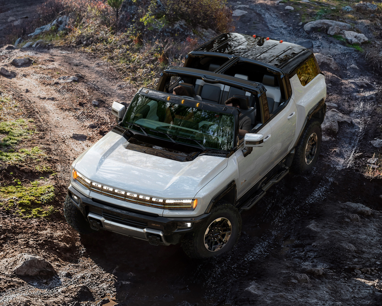 Автомобиль GMC Hummer EV, 2024 года вид сверху