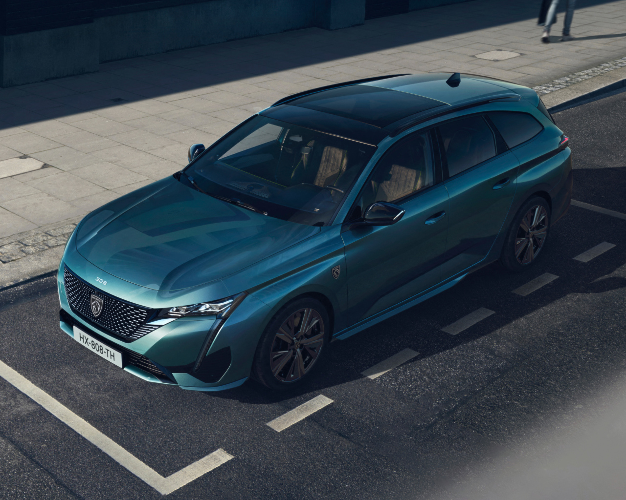 Автомобиль Peugeot 308 SW GT 2021 года