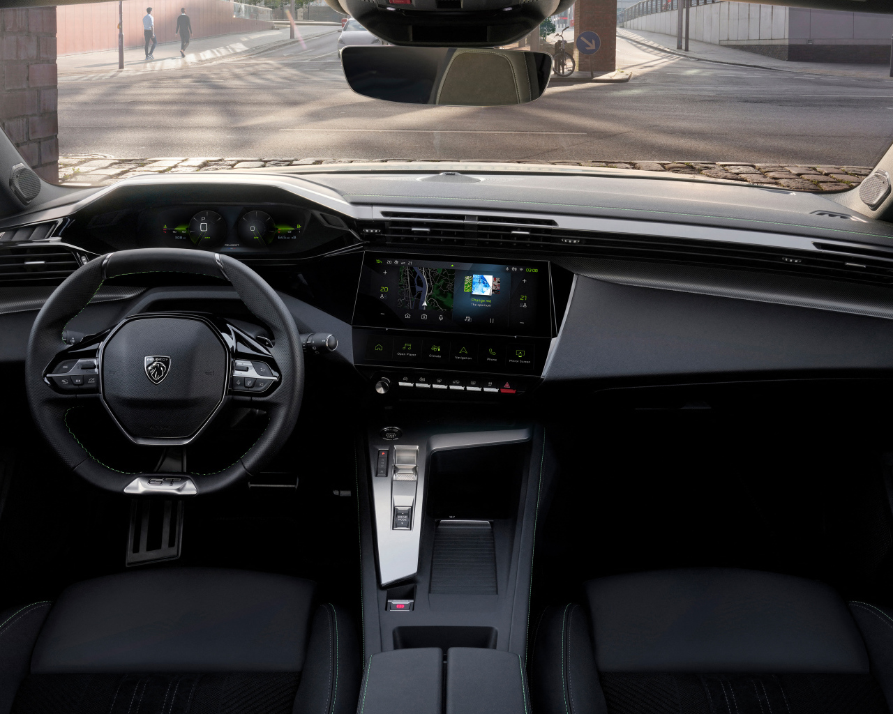 Черный кожаный салон автомобиля Peugeot 308 SW GT 2021 года