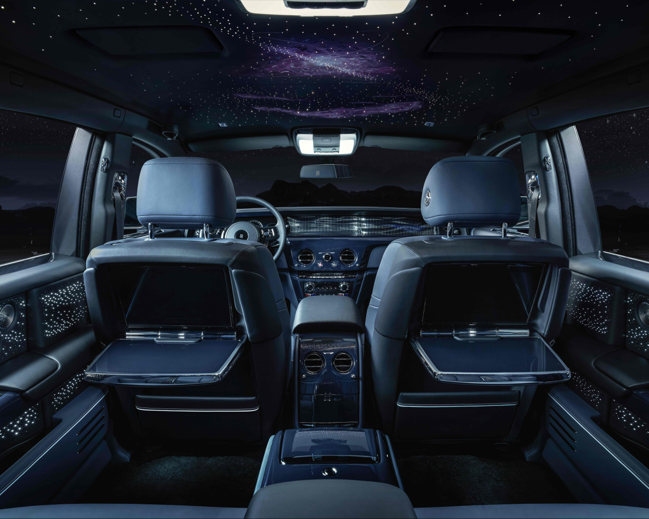 Салон автомобиля Rolls-Royce Phantom EWB Tempus Collection 2021 года