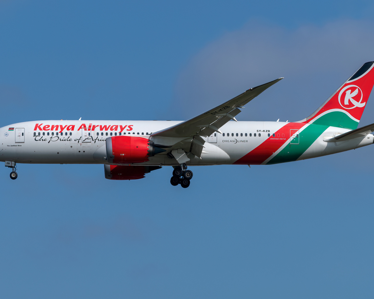 Пассажирский Boeing 787-8 авиакомпании  Kenya Airways в небе