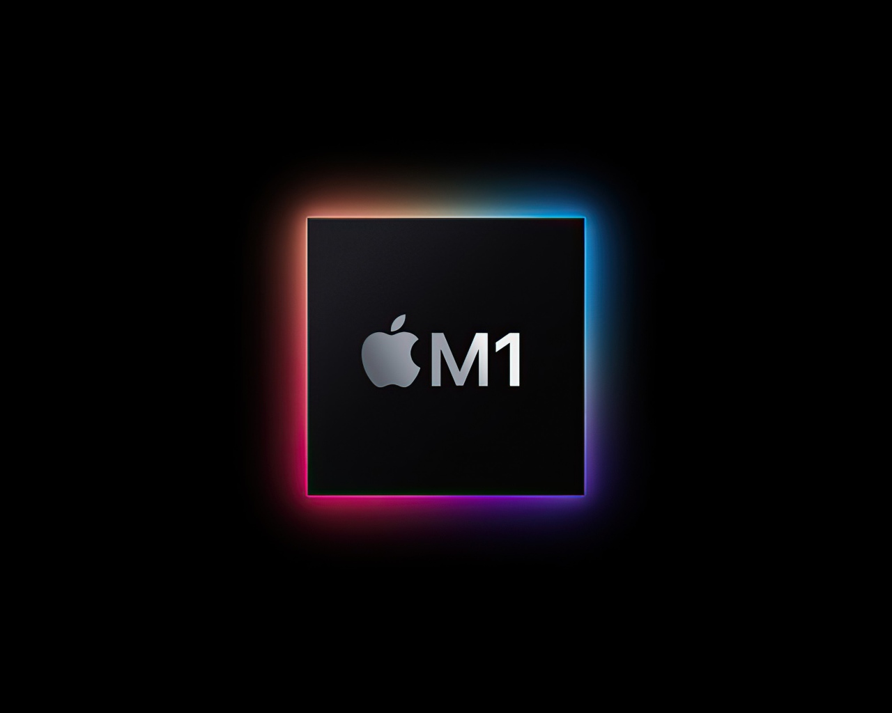 Новый  Apple M1 чип на черном фоне