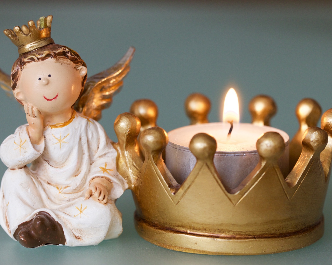 Статуэтка ангел со свечой