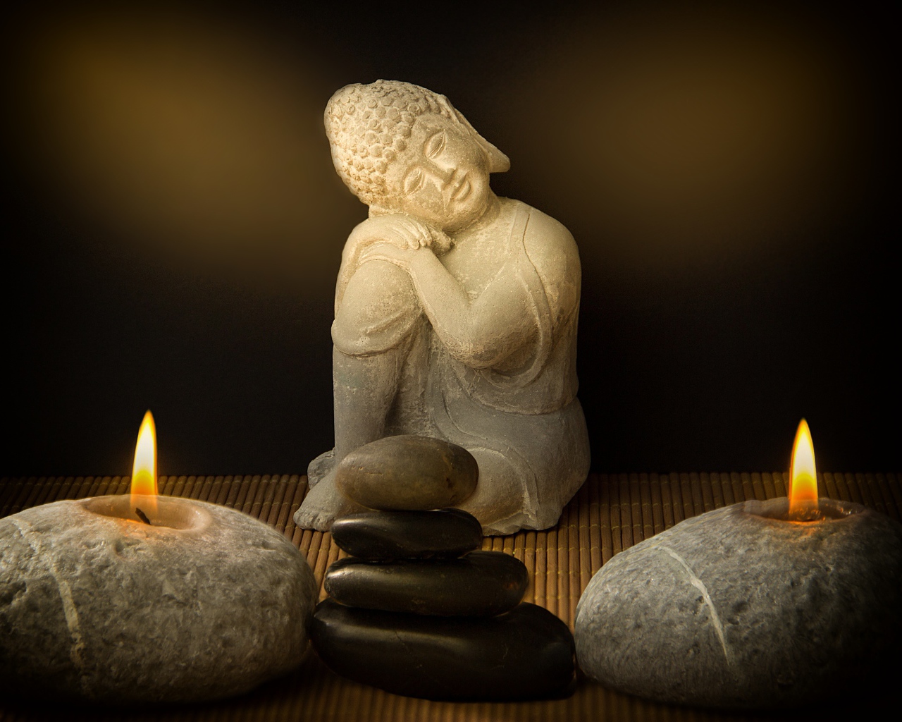 Статуэтка Будда со свечами