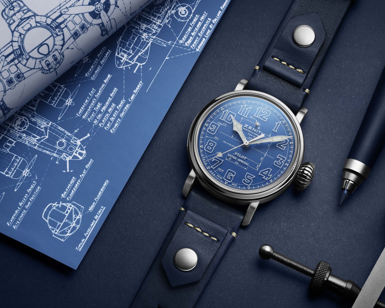 Стильные дорогие мужские часы  Zenith Pilot Type 20 на столе с ручной