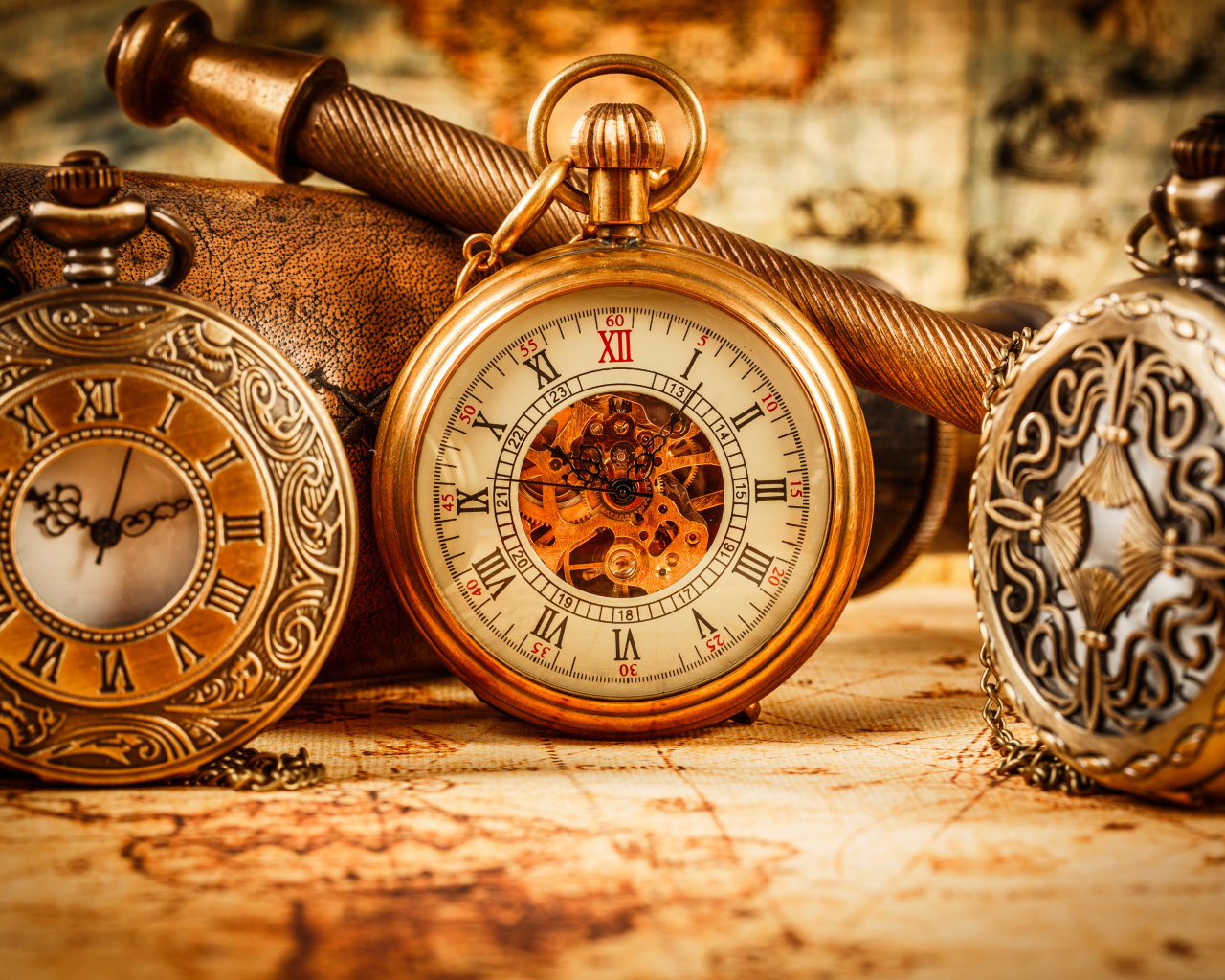 Старинные золотые карманные часы 