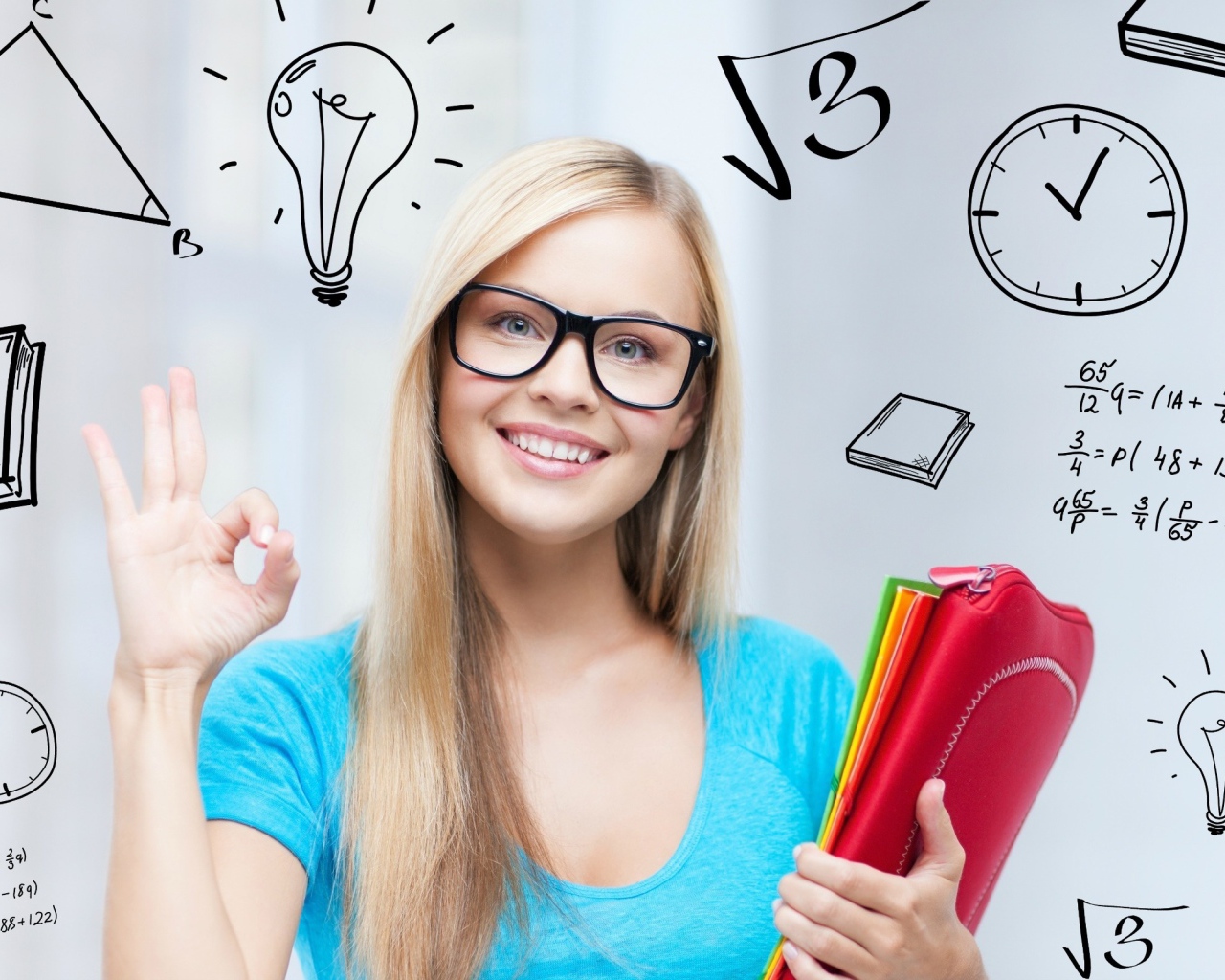 Красивая девушка ученица в очках 