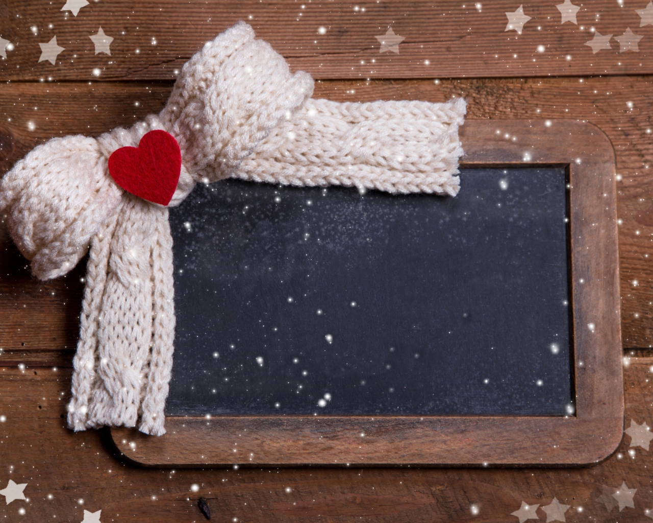 Шаблон открытки на деревянном фоне на День Влюбленных