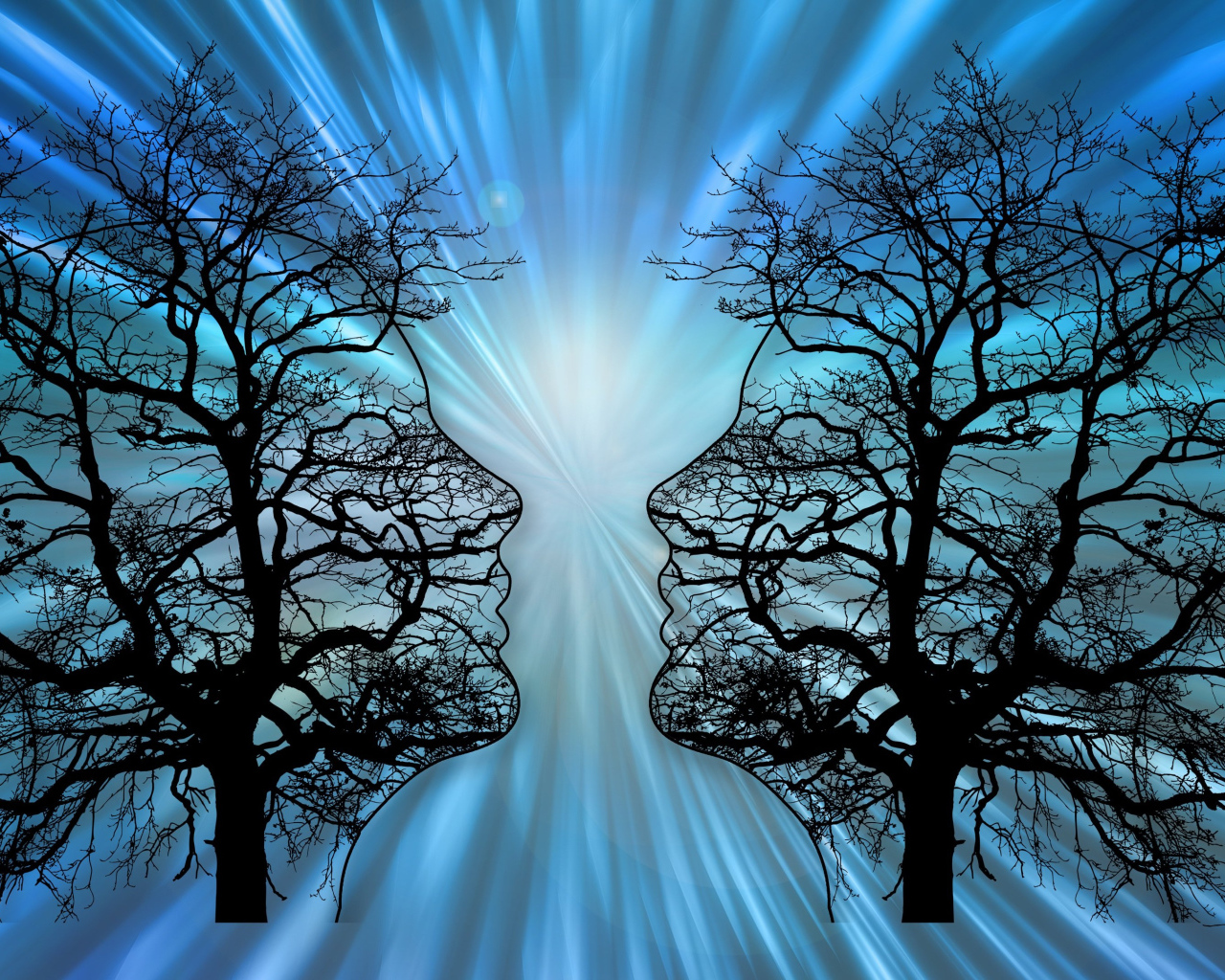 Два силуэта на опавших деревьях