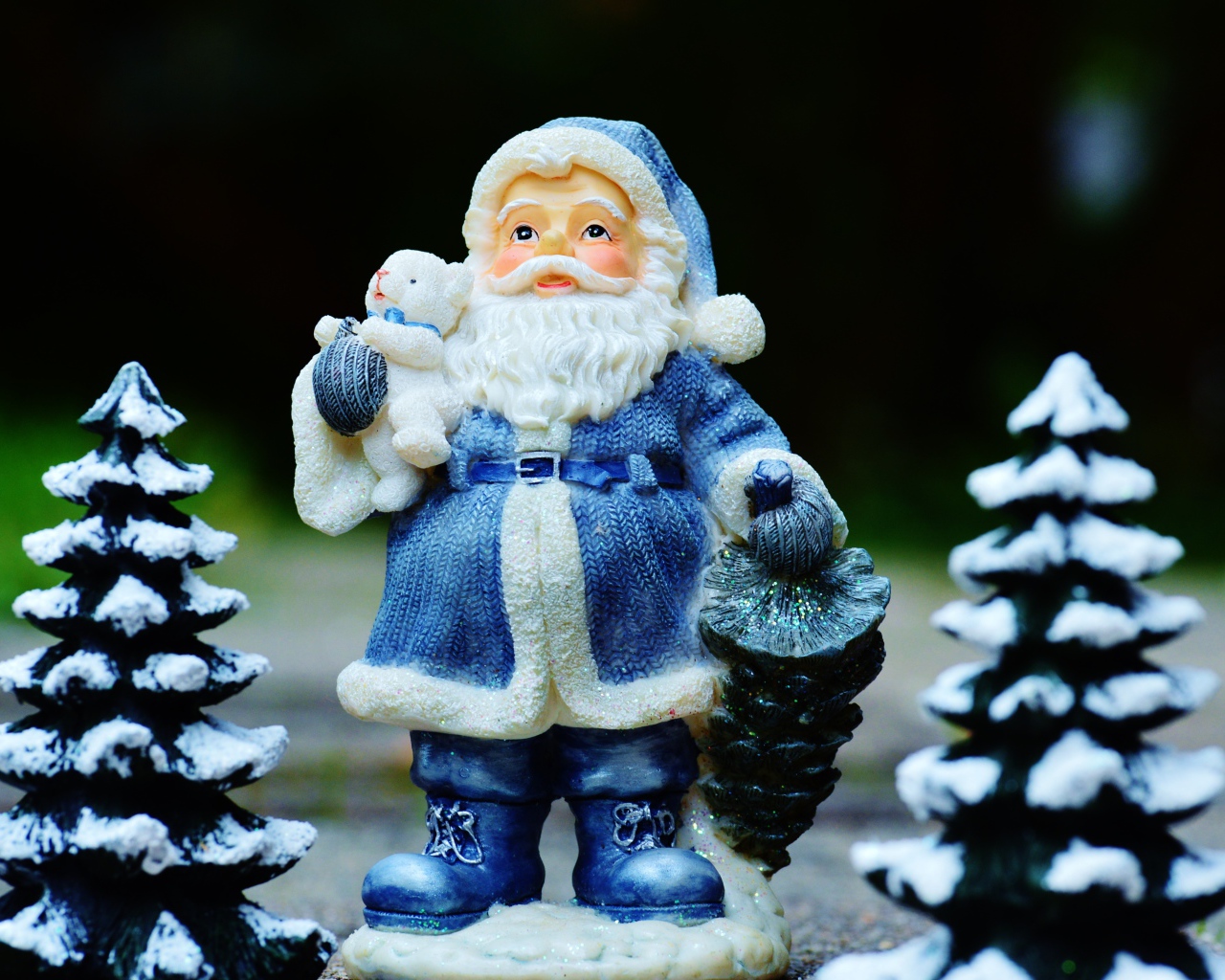 Статуэтка Дед Мороз и елки на новый год