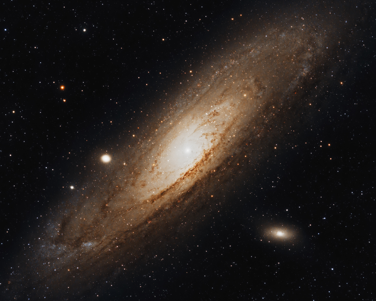 Туманность Андромеды в космосе