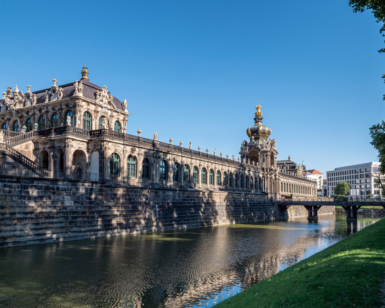 Архитектурный дворцовый комплекс Цвингер, Дрезден. Германия