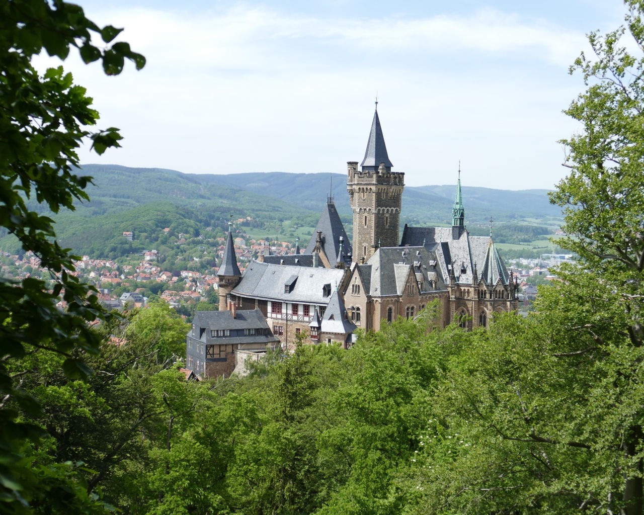 Вид на красивый старинный замок, Германия