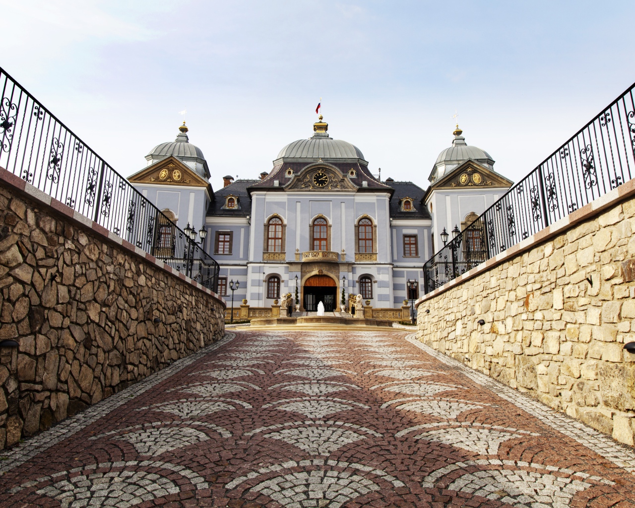 Красивый Галицкий замок, Словакия