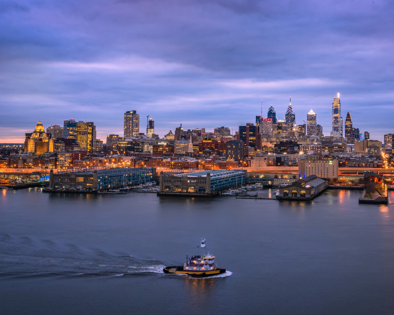 Красивый вид на ночной город Филадельфия, США