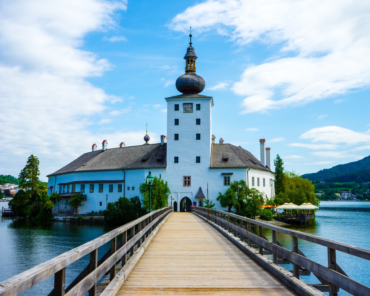 Храм на берегу озера, Австрия