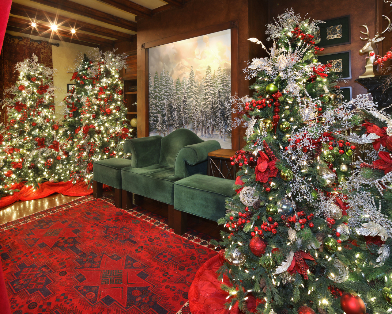 Красивая украшенная декором к рождеству комната 