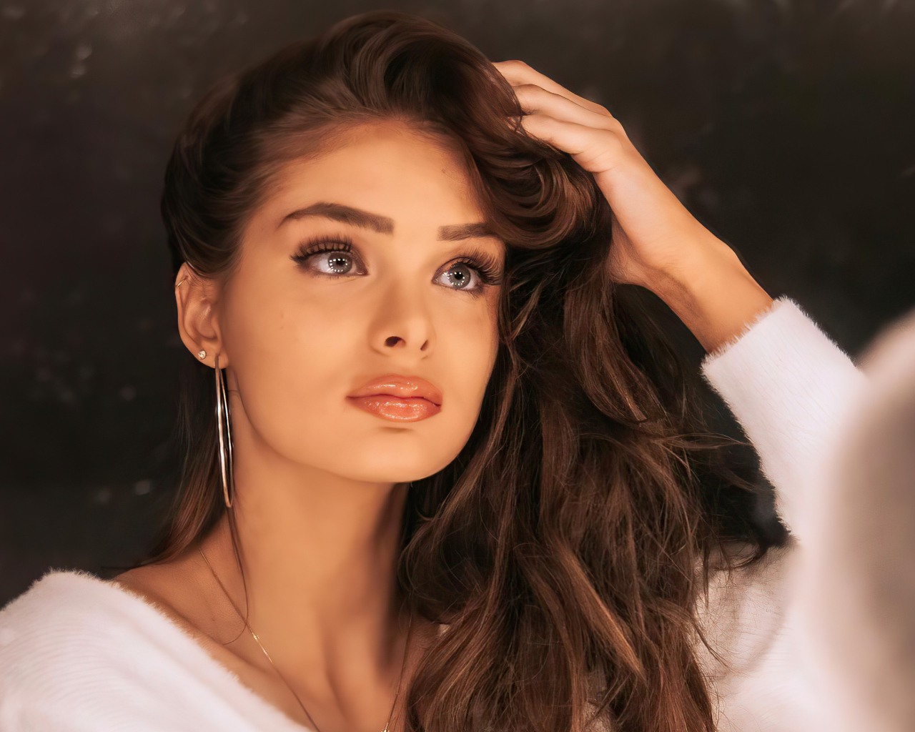 Красивая девушка актриса Брайтон Шарбино