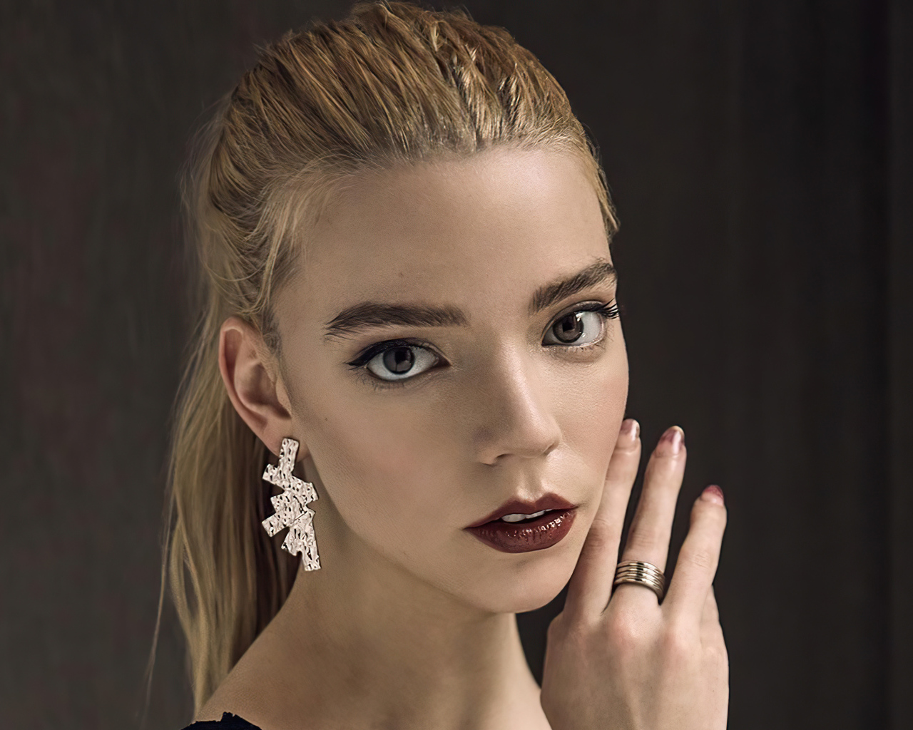 Красивая молодая аргентинская актриса Аня Тейлор-Джой