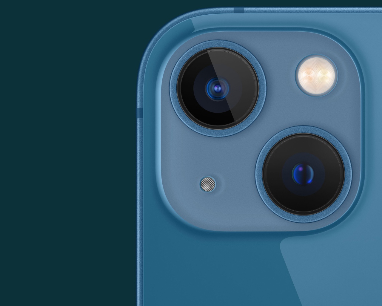 Камера нового смартфона  iPhone 13 крупным планом