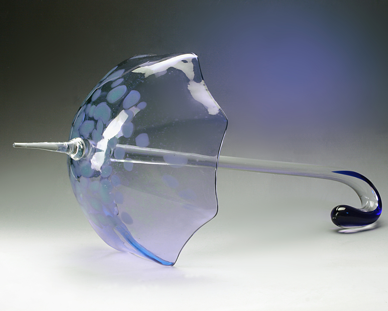 Хрустальный 3д зонт на сером фоне