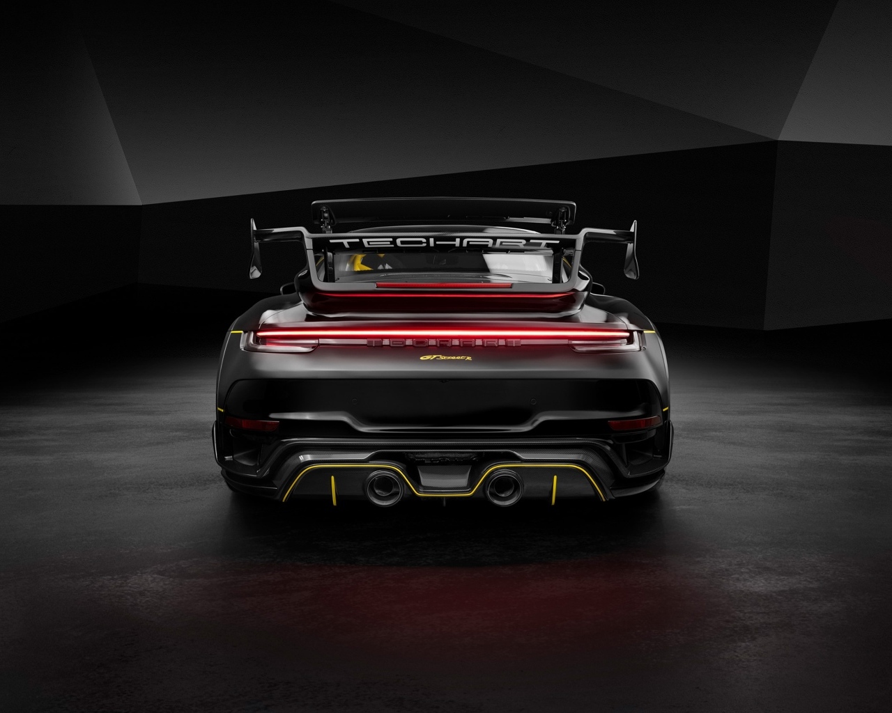 Автомобиль TechArt GTstreet R Flyweight 2023 вид сзади