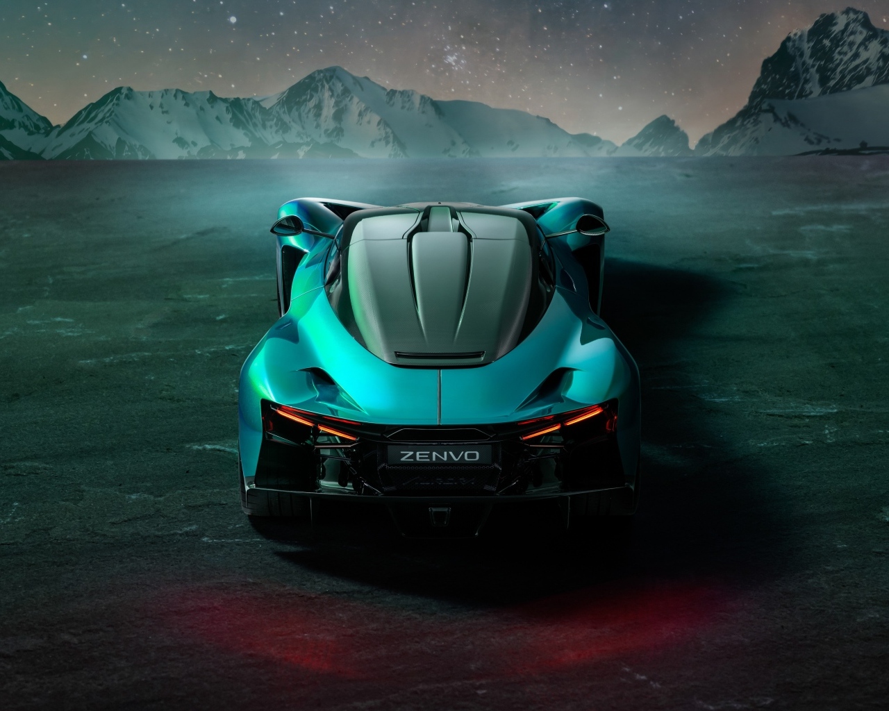 Дорогой спортивный автомобиль Zenvo Aurora Agil  вид сзади