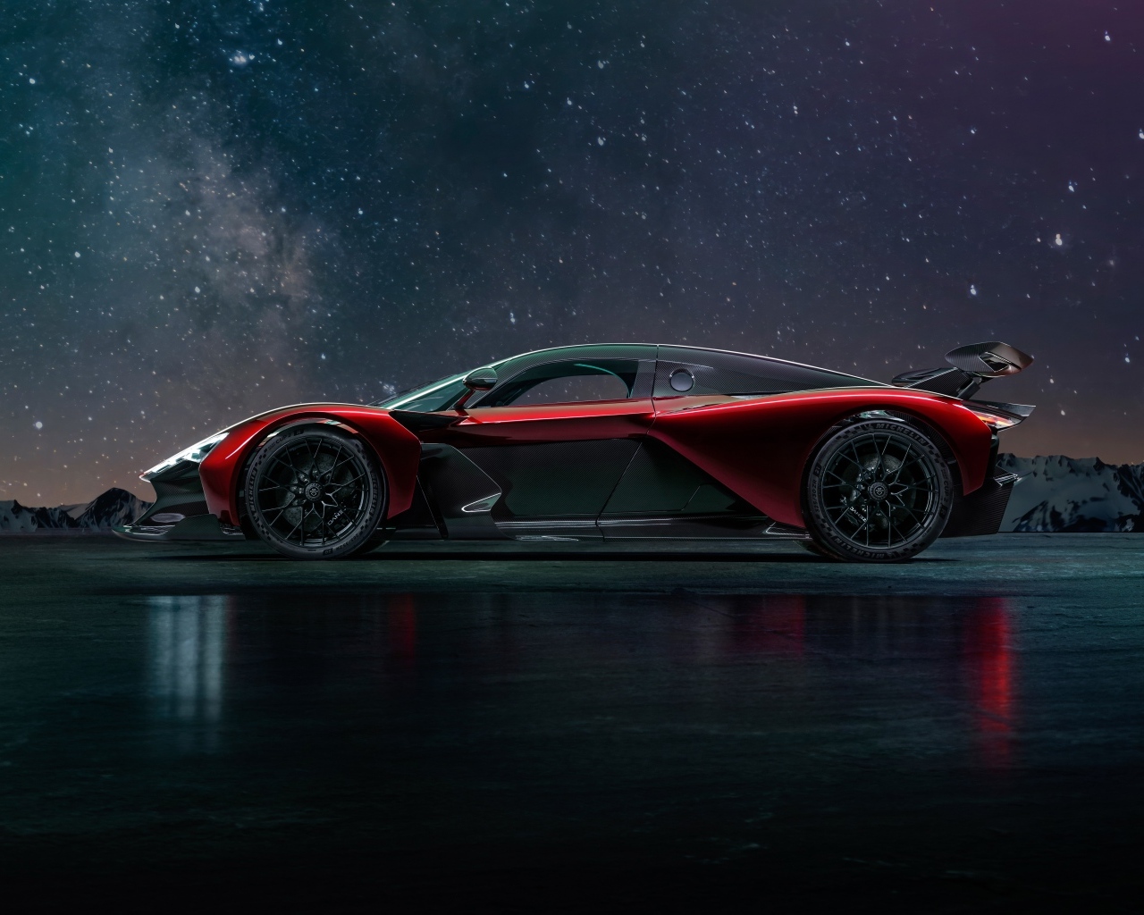 Спортивный автомобиль Zenvo Aurora Agil  на фоне ночного неба