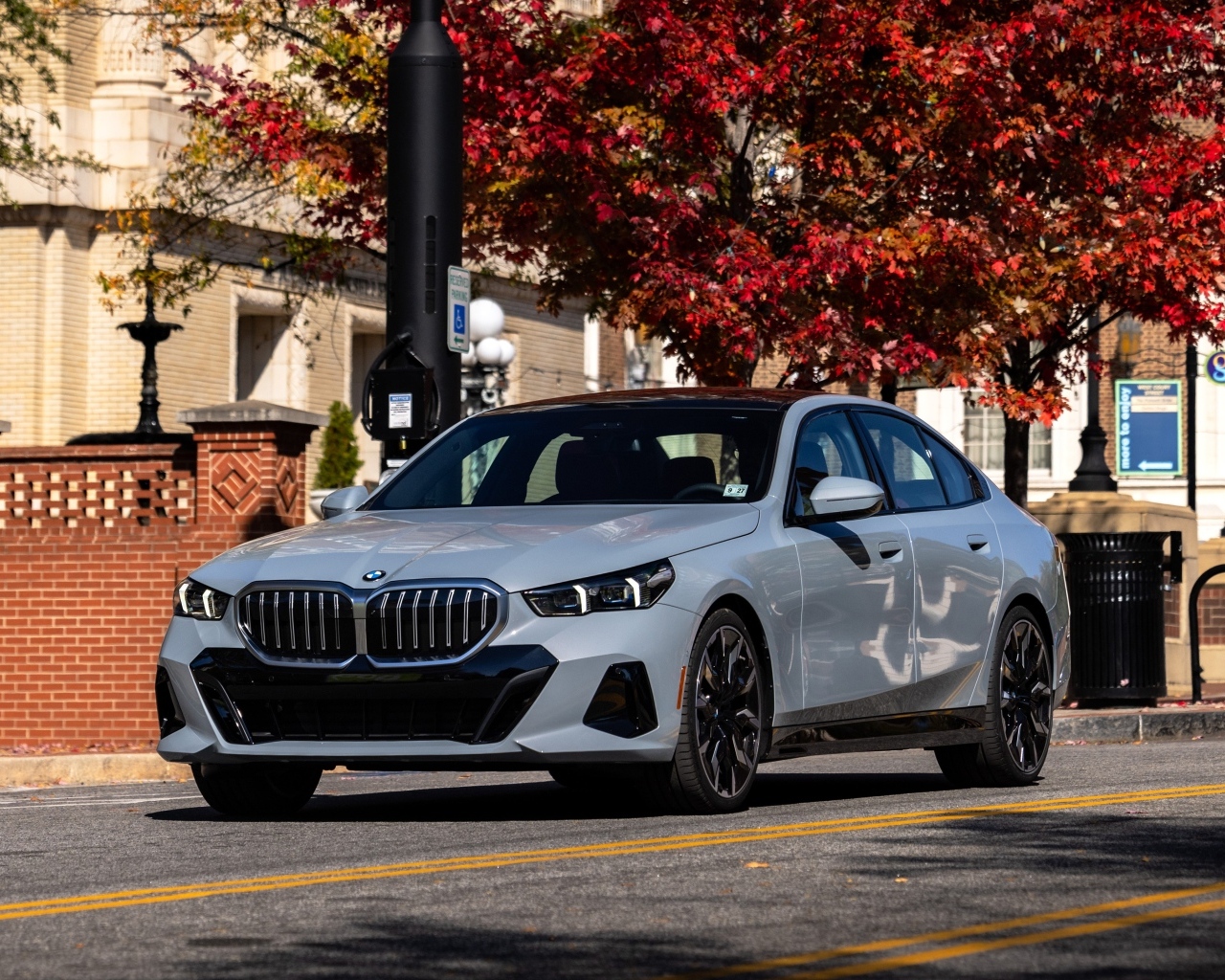 Автомобиль BMW 530i XDrive M Sport 2024 года в городе