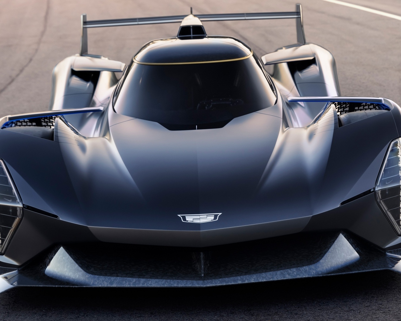 Автомобиль Cadillac Project GTP вид спереди