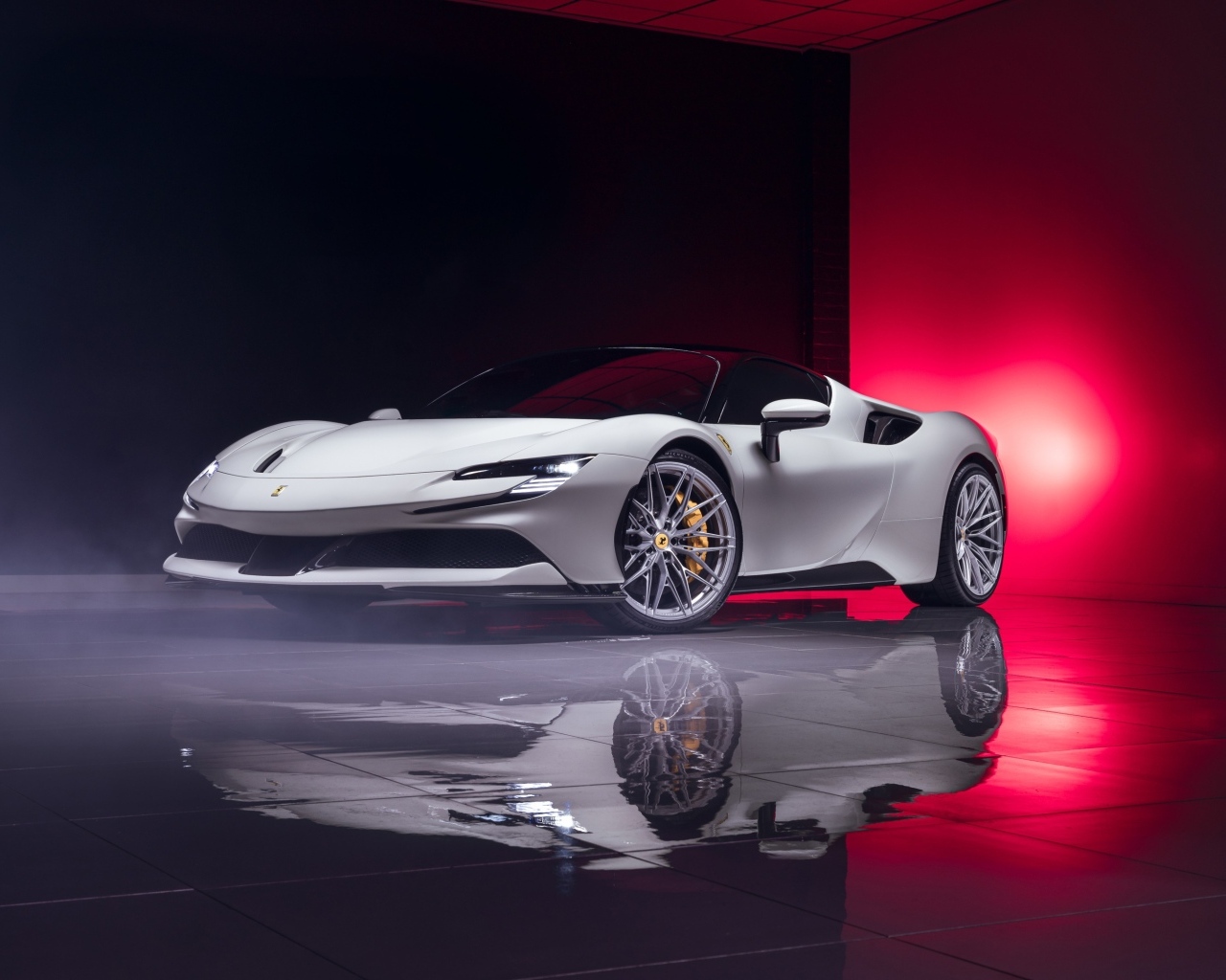 Презентация автомобиля Ferrari SF90 Stradale