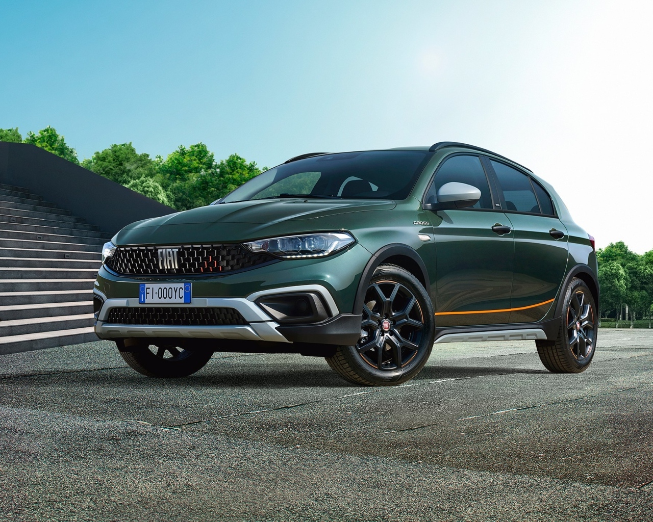 Автомобиль Fiat Tipo Cross Garmin Hybrid