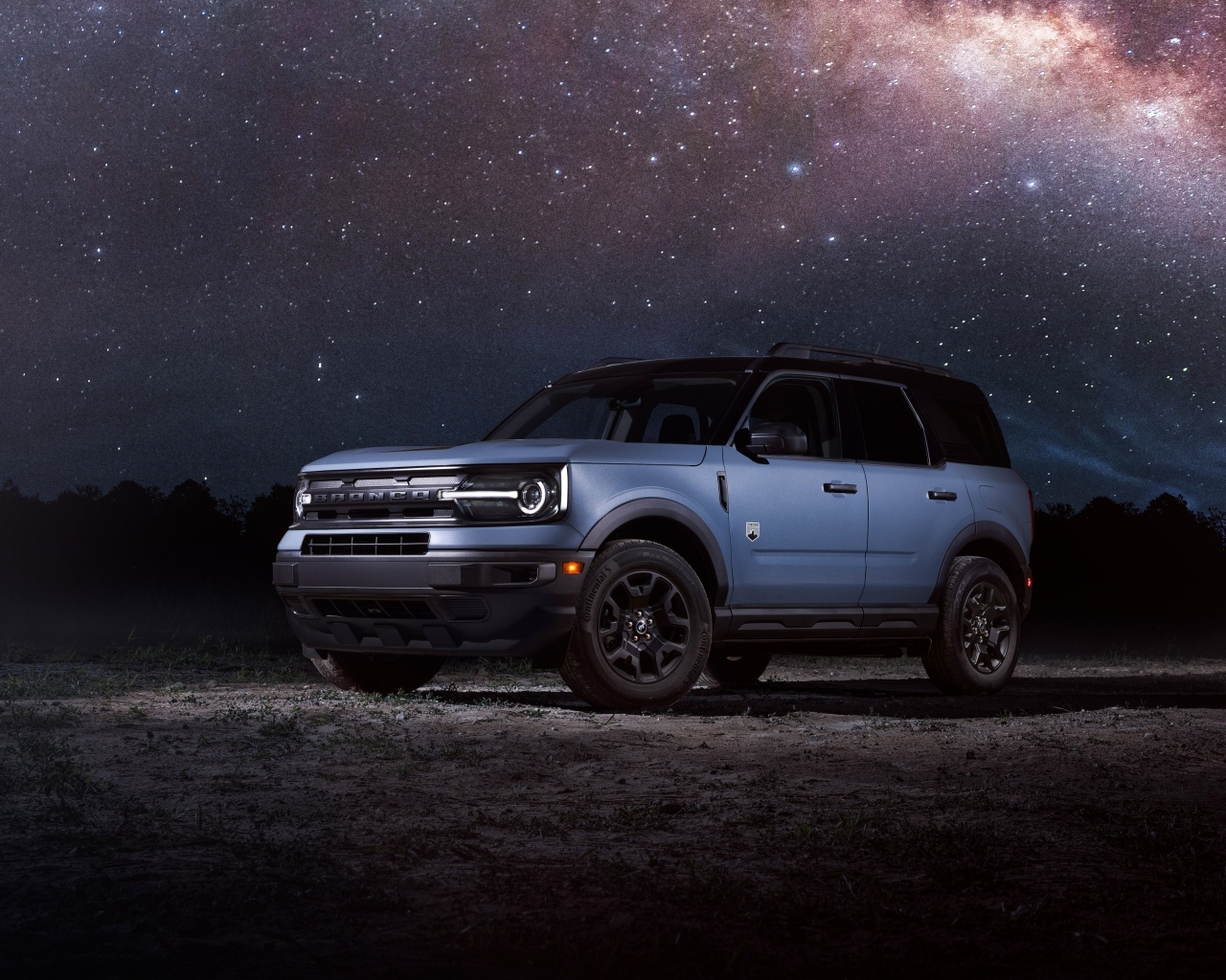 Автомобиль Ford Bronco Sport Black Appearance Package 2024 года под звездным небом