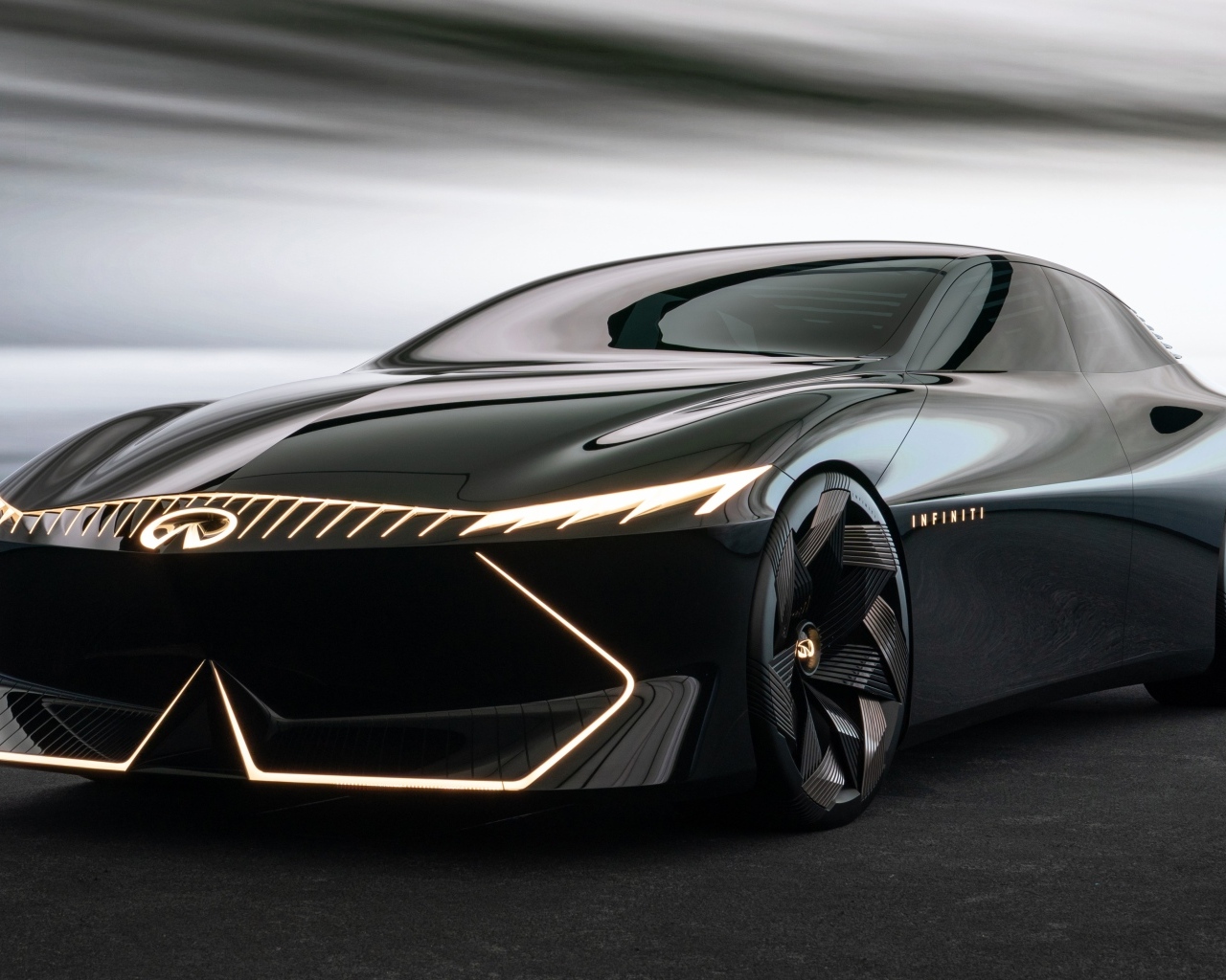 Черный дорогой автомобиль Infiniti Vision Qe
