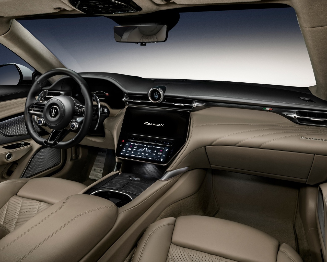 Кожаный салон автомобиля Maserati GranTurismo Modena 2023 года