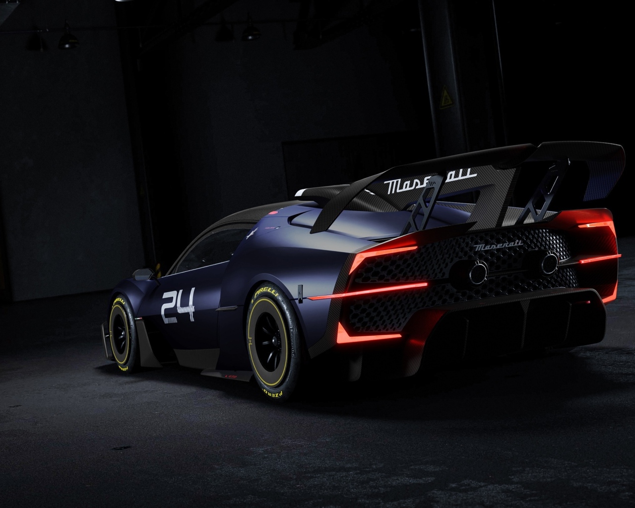 Вид сзади на автомобиль Maserati MCXtrema 2024 года