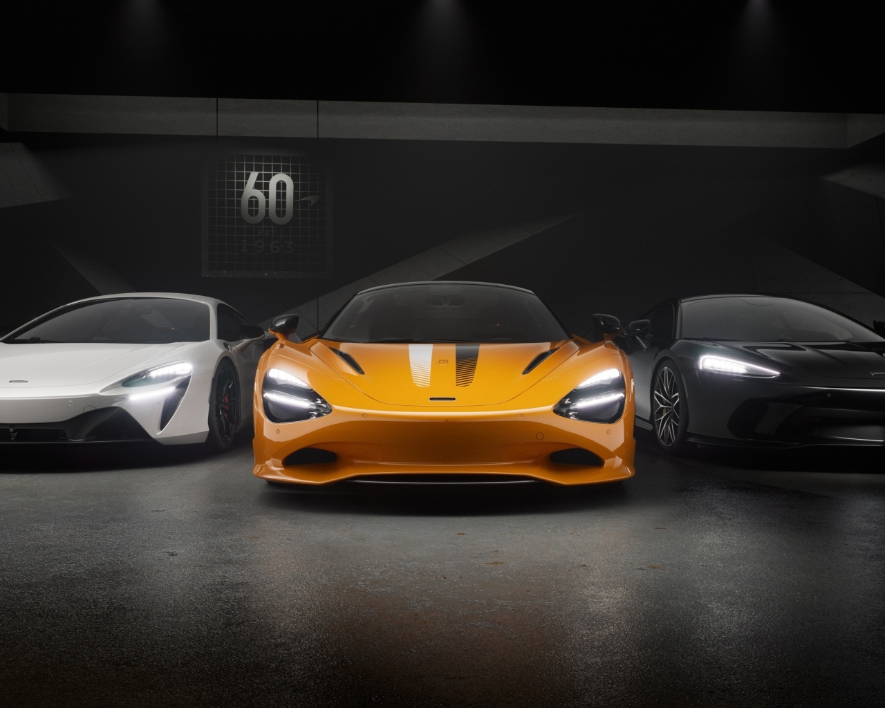 Три стильных быстрых автомобиля McLaren 60th Anniversary Edition