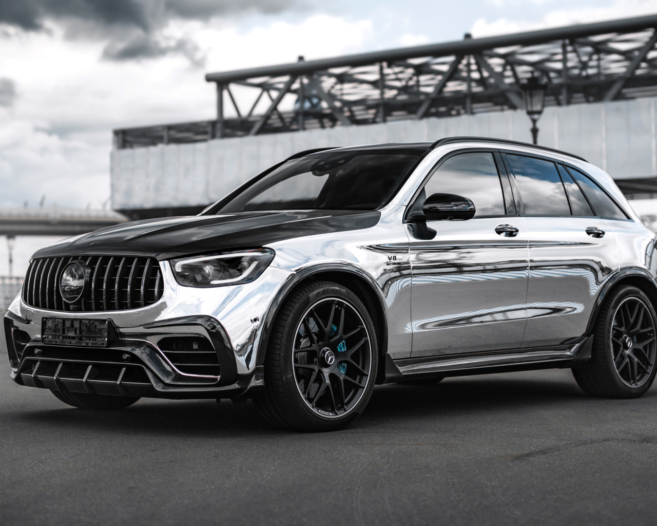 Серебристый  Mercedes-AMG GLC-Klasse Inferno 2022 