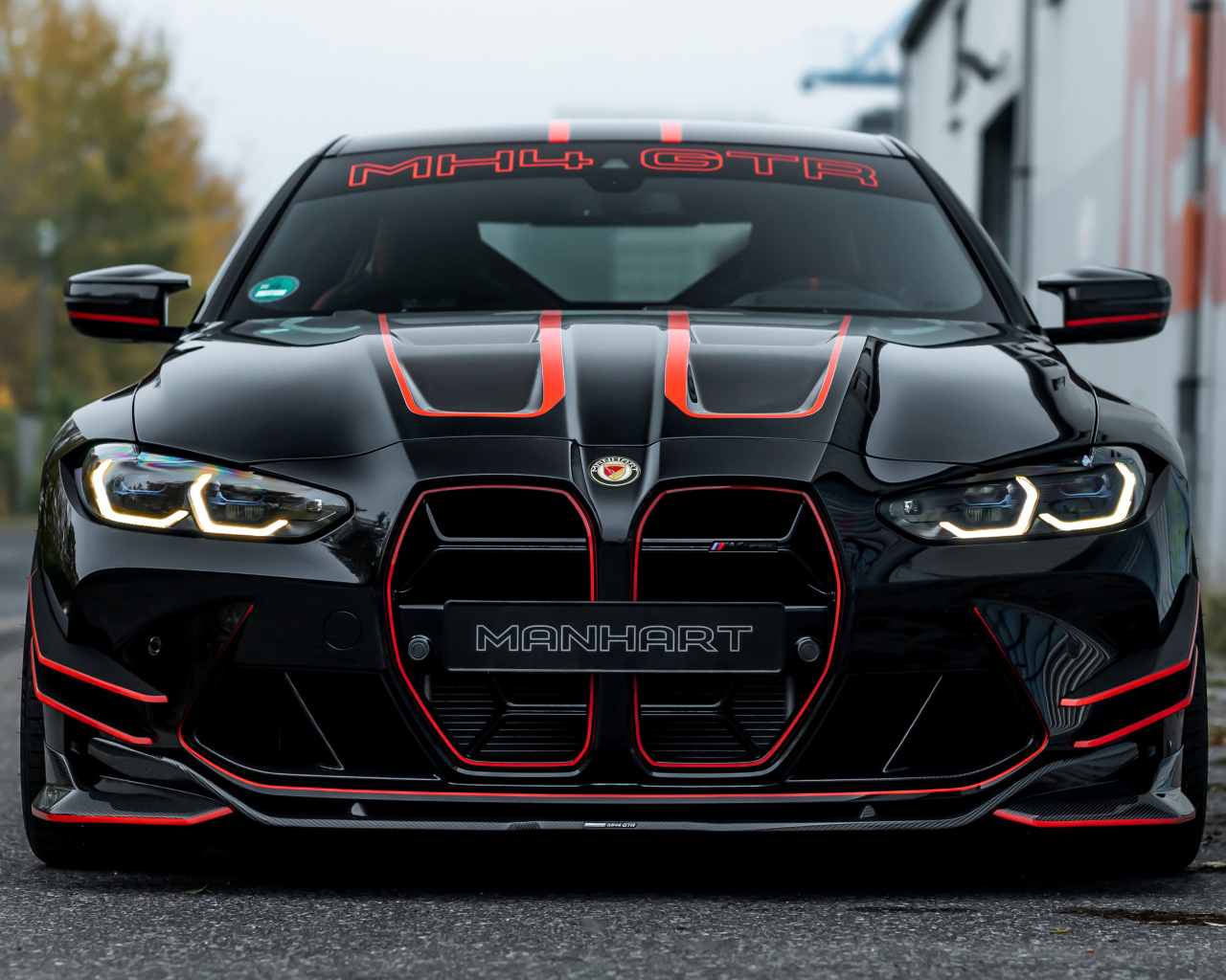 Автомобиль Manhart MH4 GTR II 2022 вид спереди