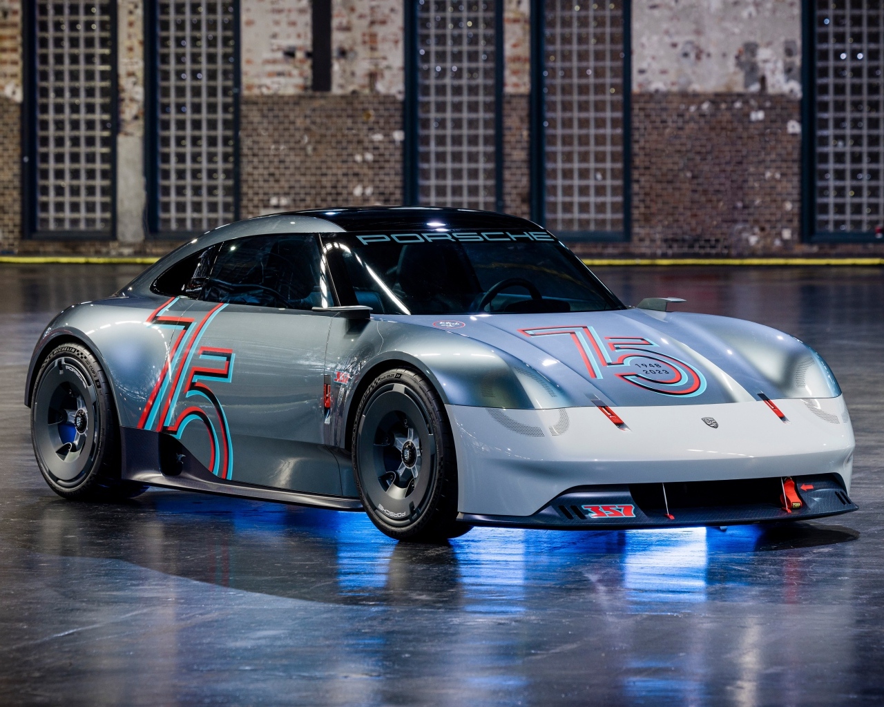 Спортивный автомобиль  Porsche Vision 357 2023 года